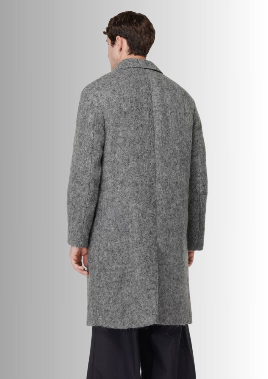 Adoptez l’élégance avec ce manteau en laine gris au style moderne