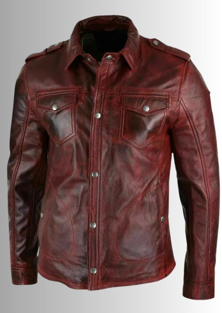 Chemise en cuir rouge vieilli pour homme, un choix parfait pour un style rétro et tendance.