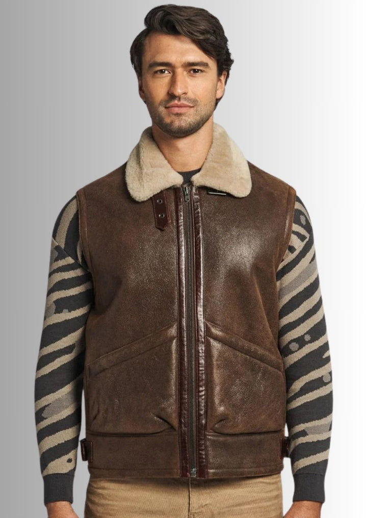 Gilet en cuir de mouton marron pour homme avec doublure en fourrure, parfait pour un look rétro.