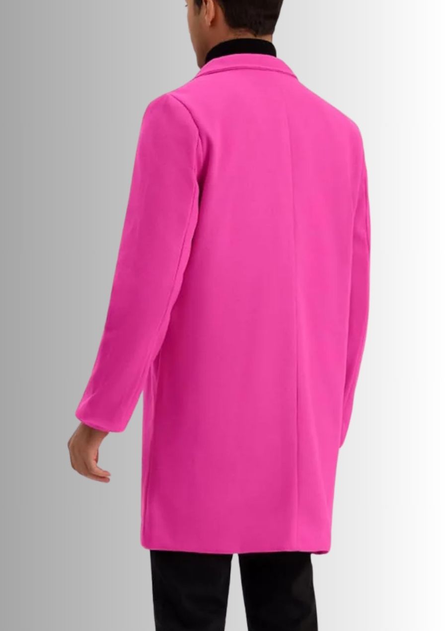 Manteau trench rose en cuir pour homme, un choix unique pour ceux qui veulent se démarquer avec style.