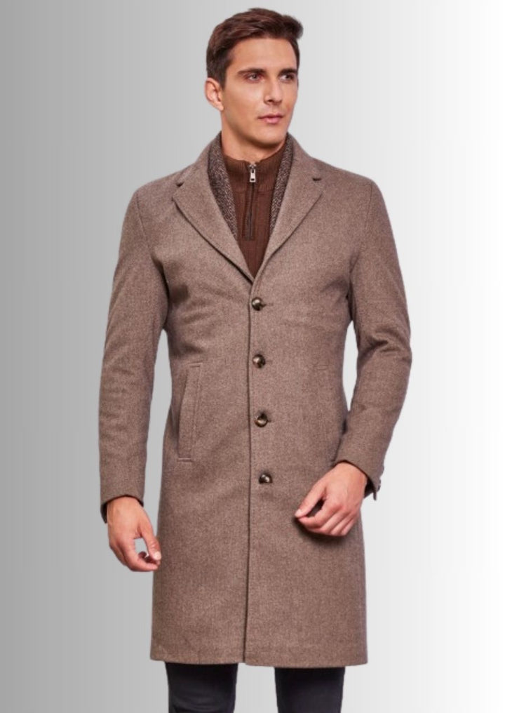 Manteau long en laine pour homme, idéal pour les cérémonies élégantes.