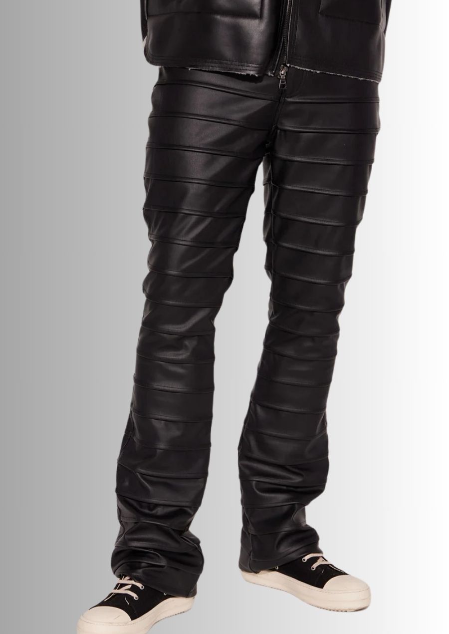 Pantalon en cuir d'agneau noir pour homme, coupe slim tendance pour un regarder moderne et élégant.