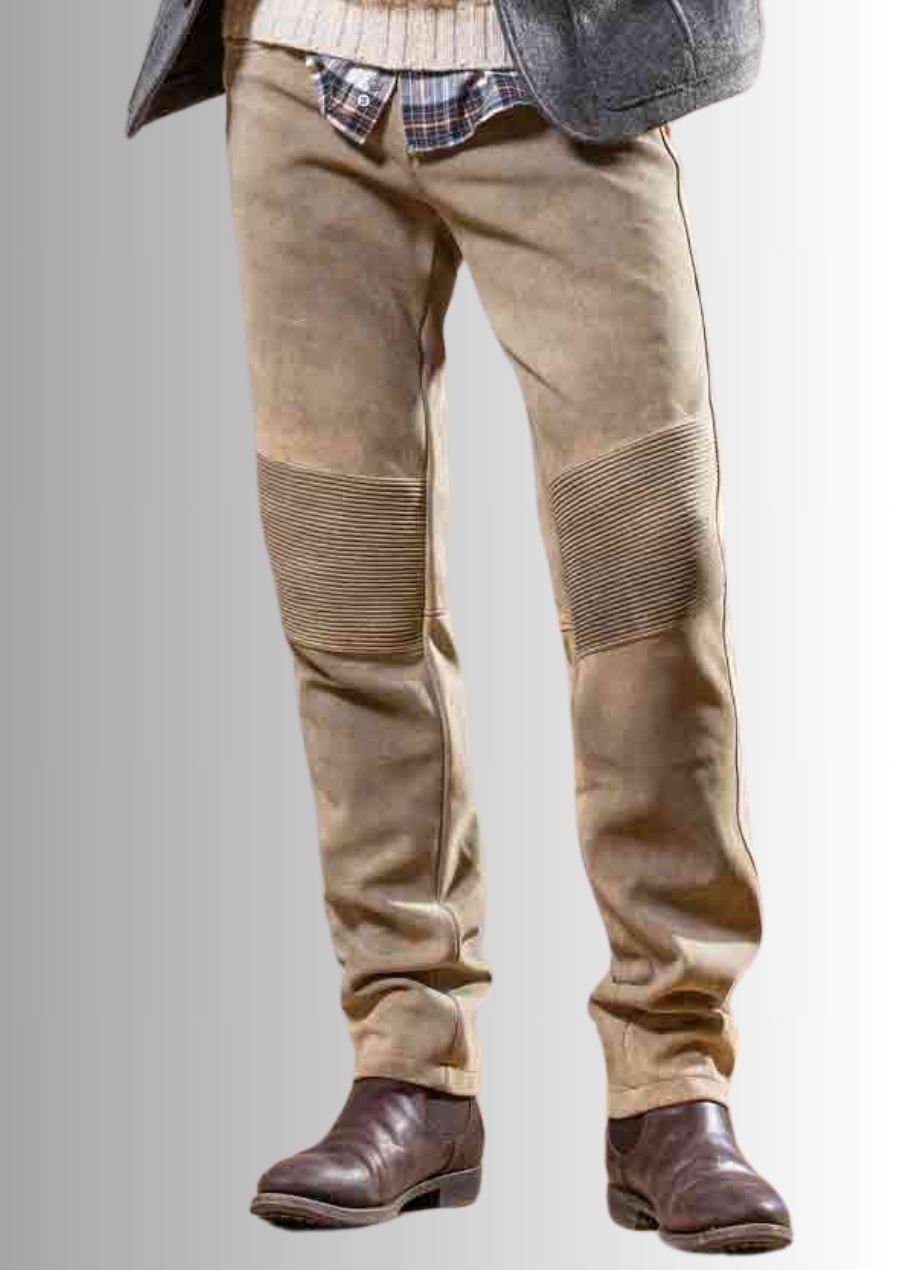 Pantalon en cuir suédé marron pour homme, style vintage et élégant.