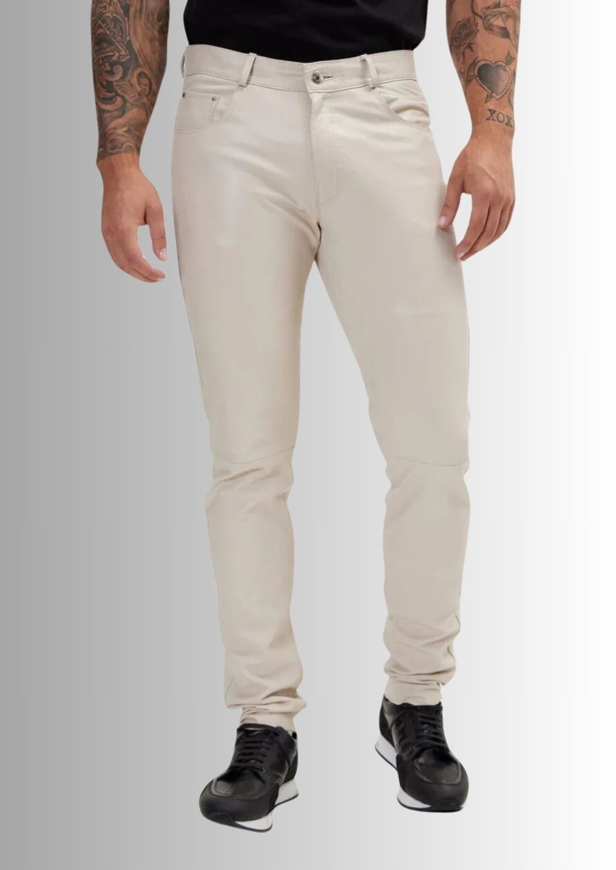 Pantalon en cuir véritable beige pour homme, pour un look décontracté et élégant.
