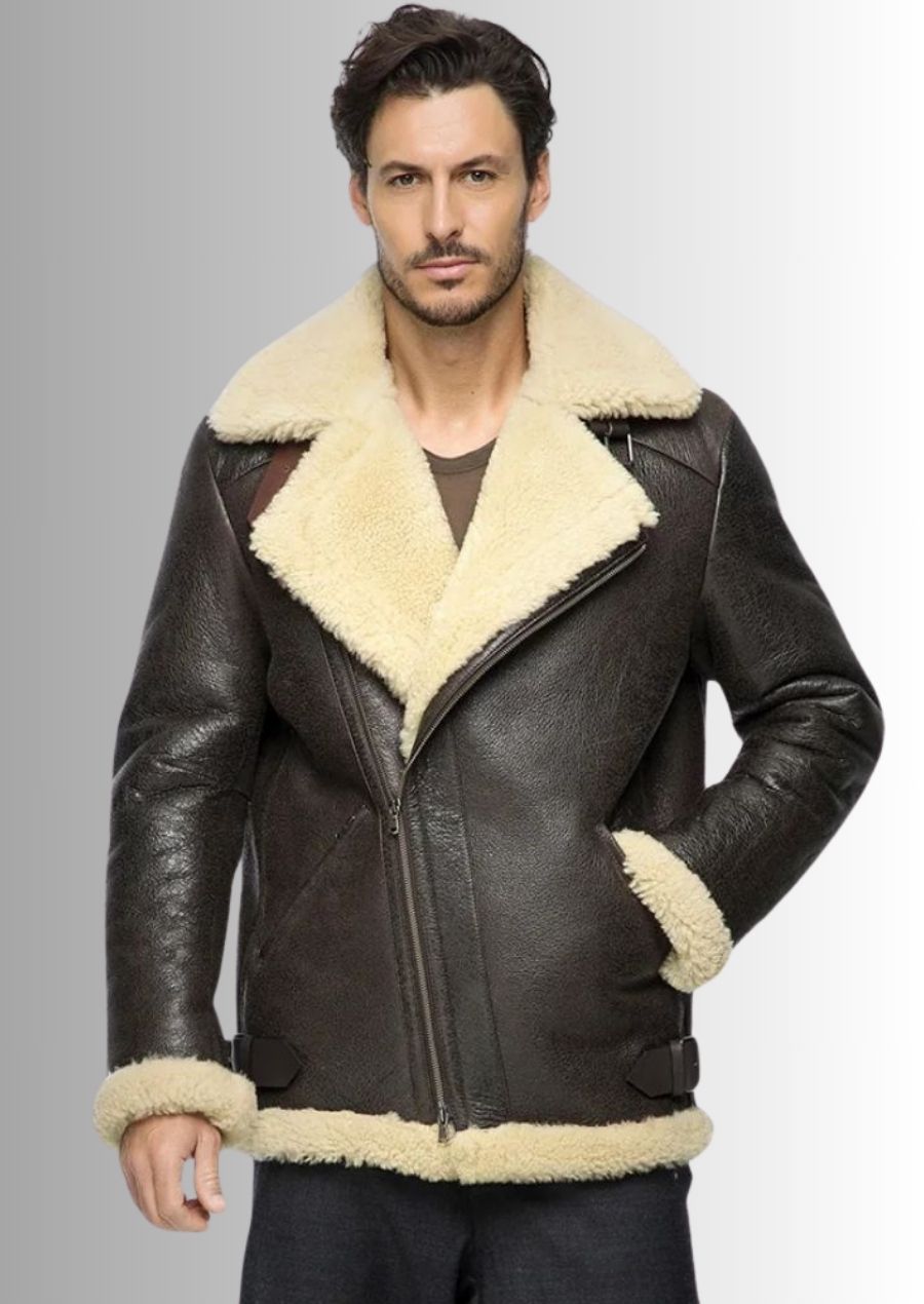 Veste en cuir de mouton brun pour homme, avec fourrure, idéale pour un style élégant et chaleureux.